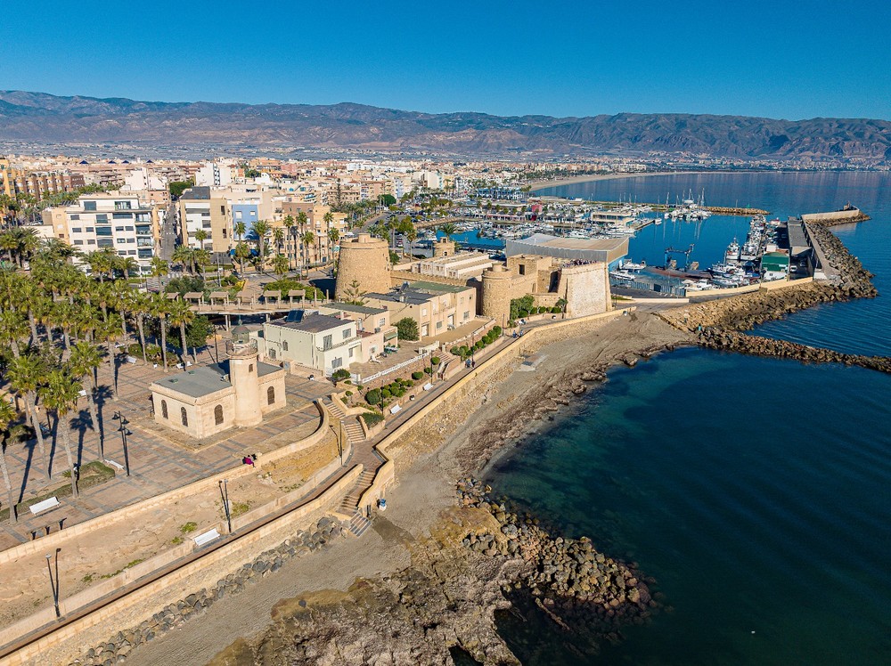 Roquetas de Mar se adhiere a la red de Andalucía Film Commission y a la Red de Ciudades de Cine
