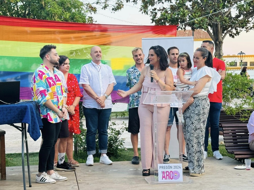 Daliarco levanta la Plaza de las Flores con el Orgullo