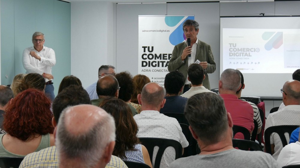 Arranca el proyecto ‘Adra Comercio Digital’ con la participación de más de 60 empresarios locales