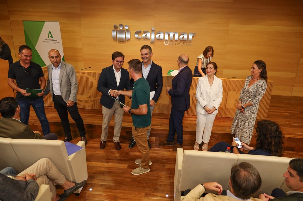 Góngora asiste a la entrega de ayudas por parte de la Junta a 135 productores de El Ejido: más de 8,7 millones para la modernización de invernaderos