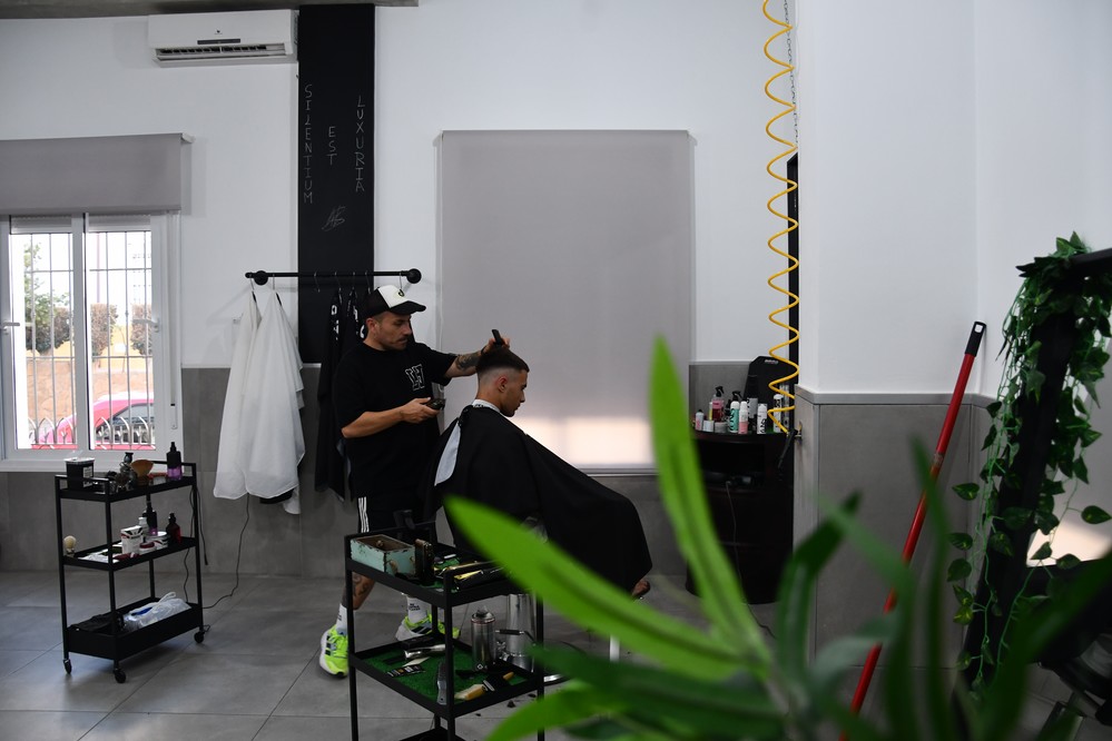 Global Barbería, un año llevando la peluquería masculina moderna a Dalías