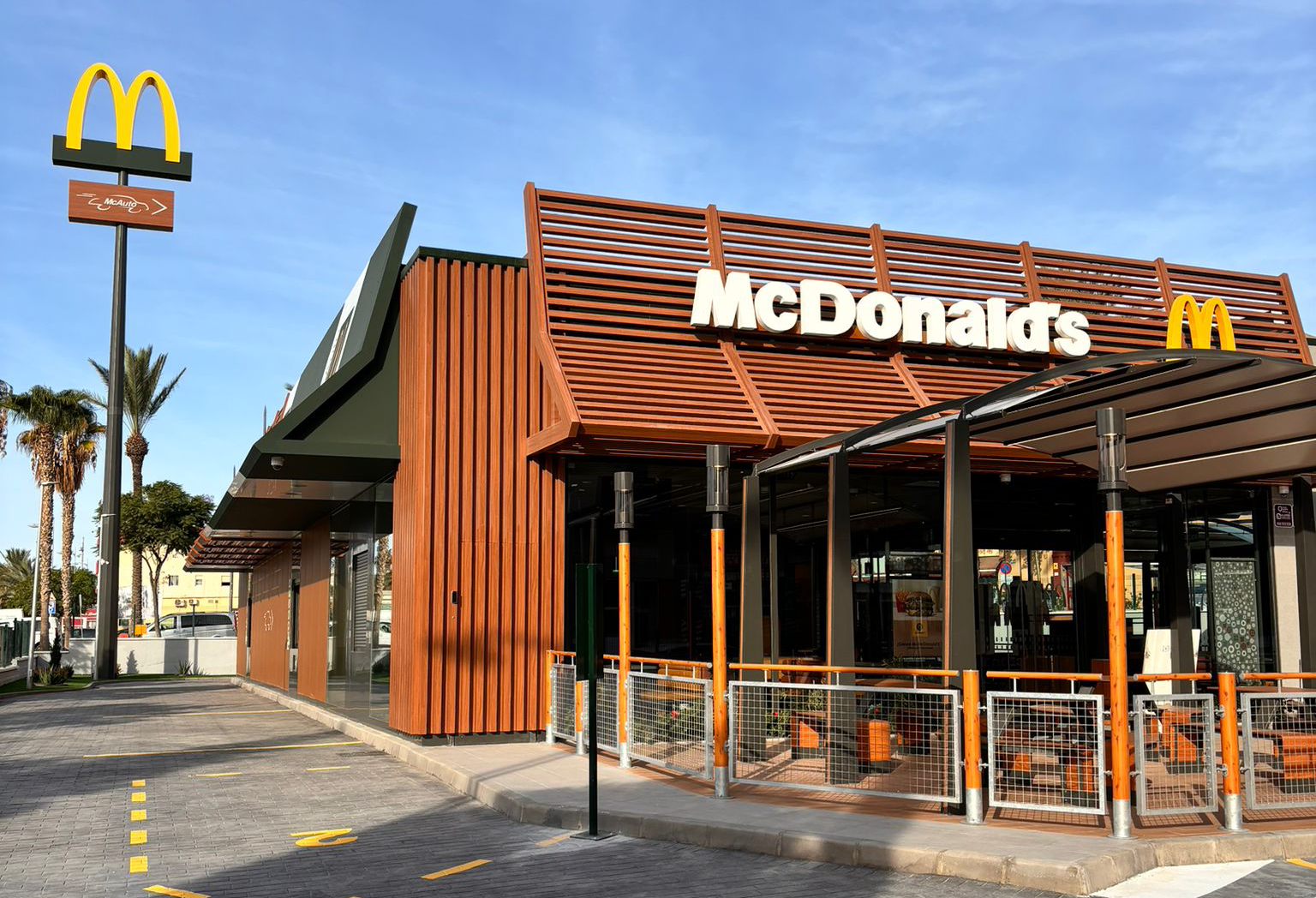 McDonald’s abre su primer restaurante en Vícar y continúa su apuesta por Almería