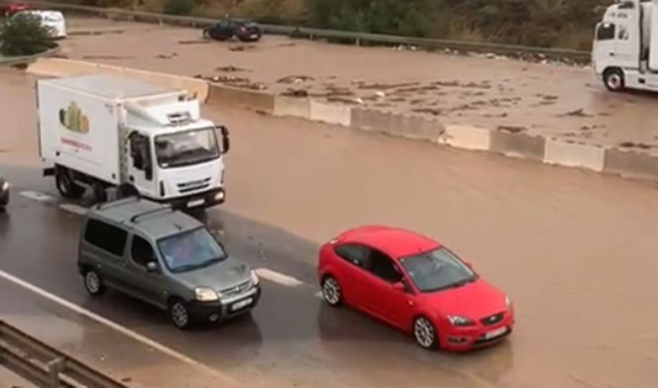 El temporal deja una cuarentena de incidencias en el Poniente y la capital