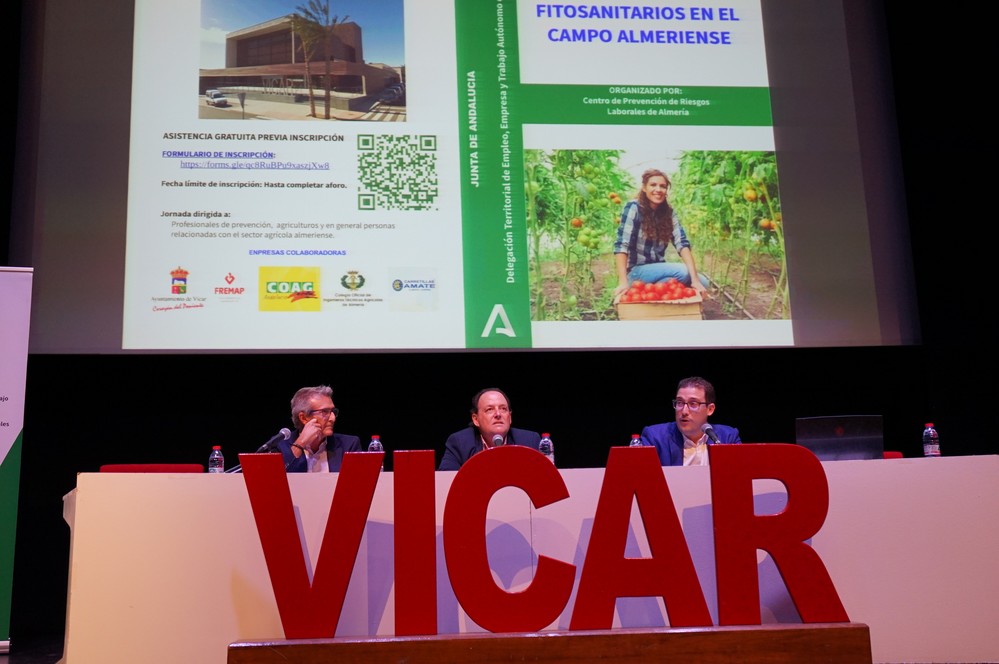 La seguridad en la aplicación de productos de fitosanitarios, a debate en Vícar en unas jornadas técnicas