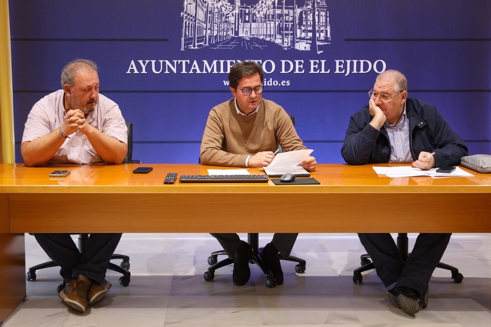 Pavimentación, señalización y mejora del servicio a las fincas agrícolas en el Camino Rural Los Majales III
