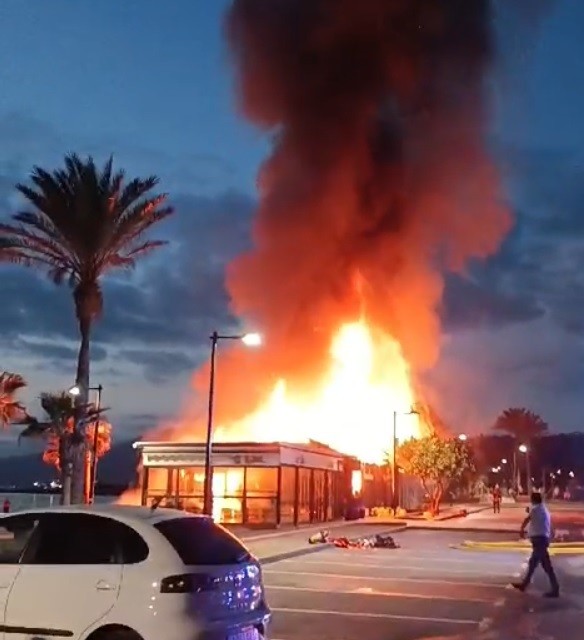 Incendio en el restaurante Chambao de Balanegra