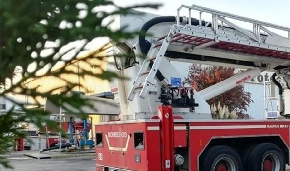 Desalojan a 30 personas por el incendio de una tienda de ropa en Adra
